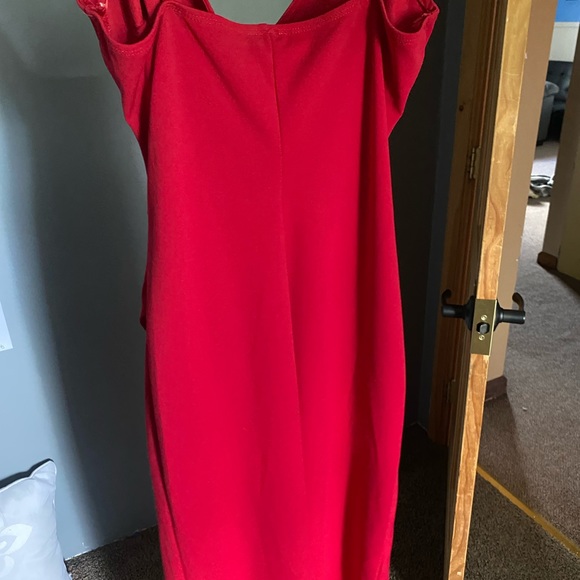 Red Windsor Dress - Picture 3 of 4